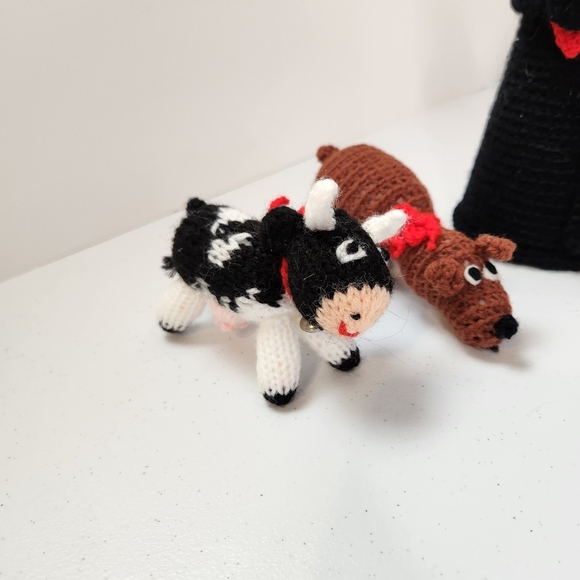 Vintage Crochet Christmas Choir Decorations Home Decor Handmade Knit People Dog - Picture 2 of 8